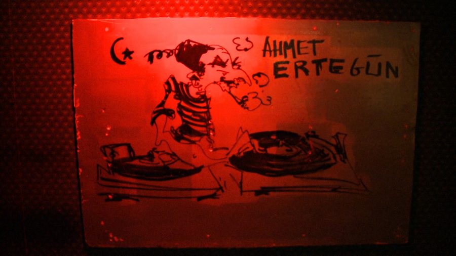 Ahmet Ertegün, Nublu.